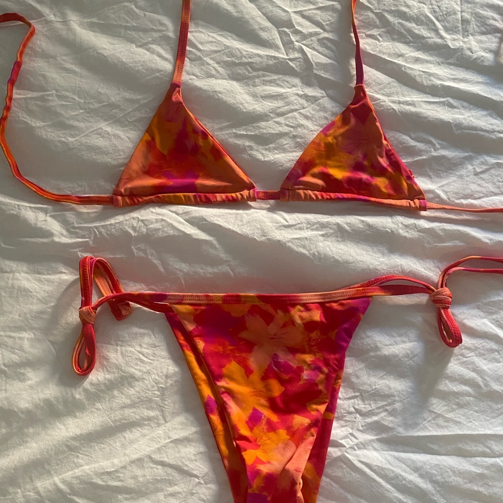 437 bikini - Picture 2 of 6